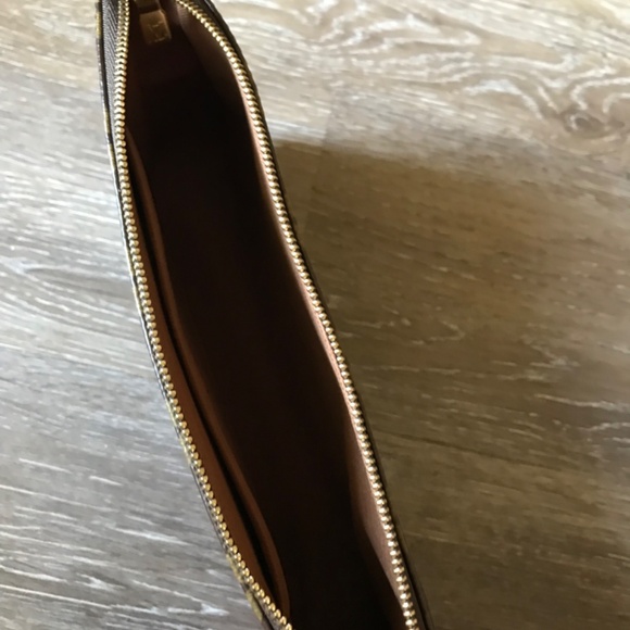 Louis Vuitton Pouchette - Picture 5 of 5